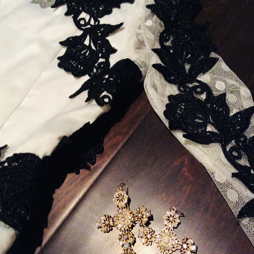 Dress - Picture 3 of 3